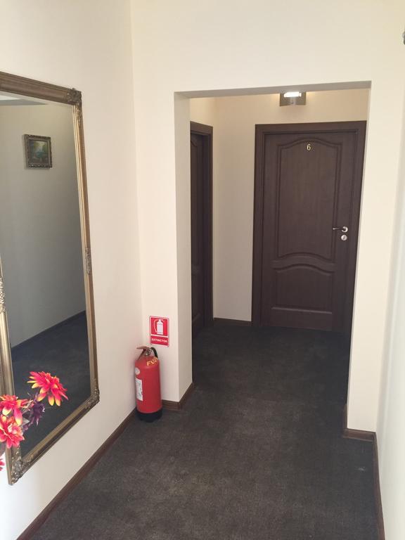 Pensiunea Flora Piatra Neamţ Esterno foto